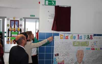 La presidenta de la Junta de Andalucía inaugura el nuevo colegio Nelson Mandela