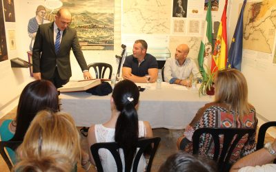 Adolfo Hamer promete su cargo como Cronista Oficial de La Carlota