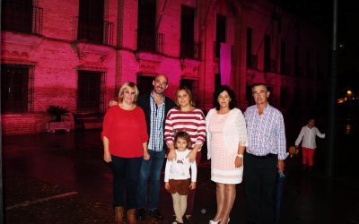El Ayuntamiento de La Carlota se tiñe de rosa con motivo del 19 de octubre, Día mundial contra el Cáncer de Mama