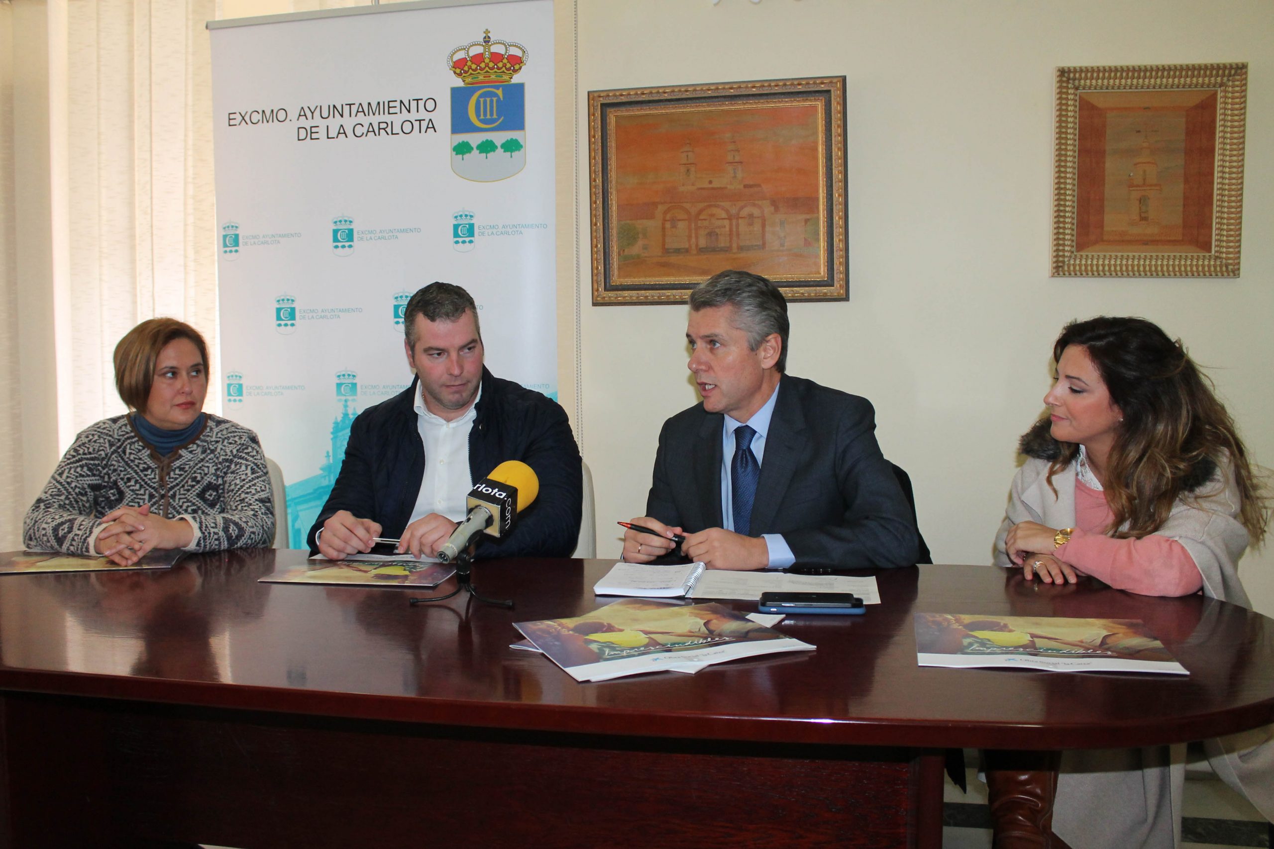 EL AYUNTAMIENTO RECIBE 2.500 EUROS DE OBRA SOCIAL LA CAIXA PARA COLABORAR EN ADQUISICIÓN DE MATERIAL ESCOLAR 1