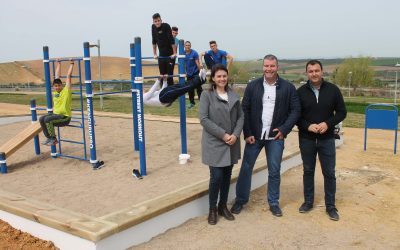 LA CARLOTA HABILITA UNA ZONA STREET WORKOUT PARA LA PRÁCTICA DE CALISTENIA EN EL PARQUE DE LAS MALVINAS