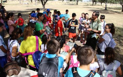 EL ALUMNADO DE 6º PRIMARIA DE LOS COLEGIOS CARLOTEÑOS CONMEMORA EL DÍA MUNDIAL DEL MEDIO AMBIENTE CON UNA JORNADA LUDICA FORMATIVA EN EL MONTE DE LAS PINEDAS