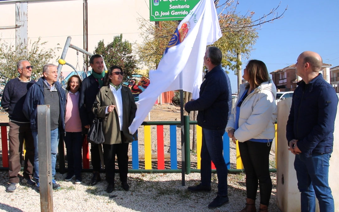 JOSÉ GARRIDO ‘EL PRACTICANTE’ Y RAFAEL CRUZ ‘EL MONO’ DAN NOMBRE A UN PARQUE INFANTIL Y A UNA PLAZA