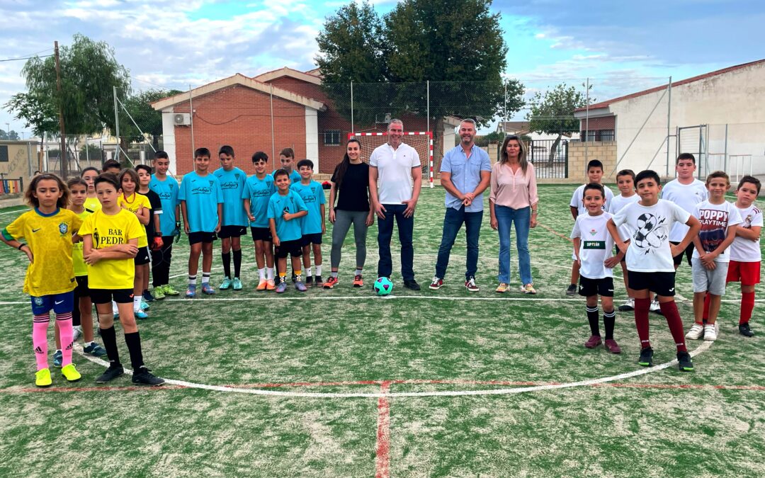 EL RINCONCILLO INAUGURA SUS NUEVAS PISTAS DEPORTIVAS CON UN TORNEO DE FÚTBOL LOCAL